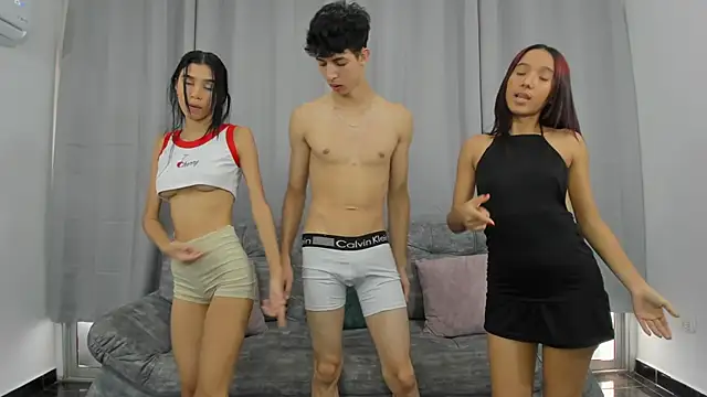 Snapshot of hotlittleones18 chatting on January 2025 05:28:01 PM hotlittleones18 online show from January 2025 05:28:01 PM