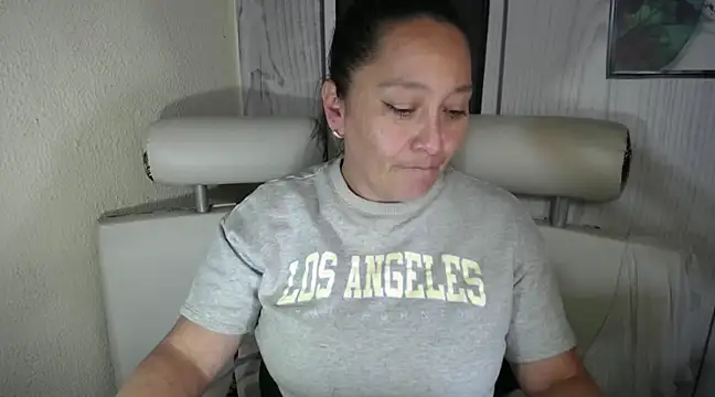 Snapshot of JULIANAWET69 chatting on February 2025 01:56:01 AM JULIANAWET69 online show from February 2025 01:56:01 AM