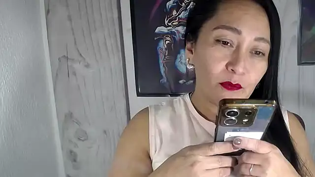 Snapshot of JULIANAWET69 chatting on October 2025 04:01:01 AM JULIANAWET69 online show from October 2025 04:01:01 AM