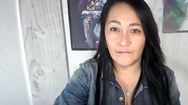 Snapshot of JULIANAWET69 chatting on November 2025 04:23:02 AM JULIANAWET69 online show from November 2025 04:23:02 AM