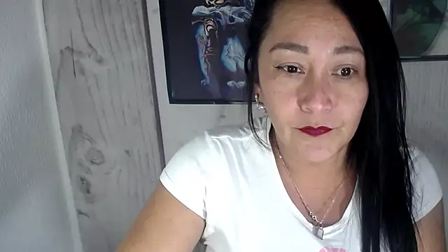 Snapshot of JULIANAWET69 chatting on November 2025 12:32:01 AM JULIANAWET69 online show from November 2025 12:32:01 AM