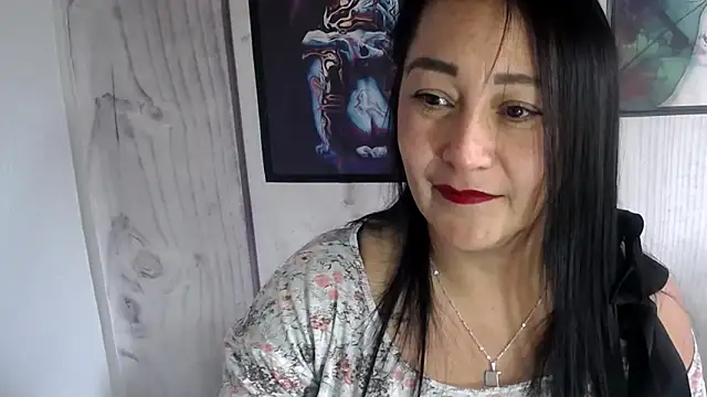 Snapshot of JULIANAWET69 chatting on November 2025 05:03:01 PM JULIANAWET69 online show from November 2025 05:03:01 PM