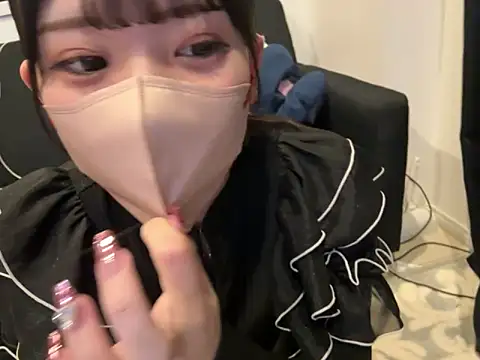 Snapshot of shina_mo_n_ch chatting on March 2025 02:32:02 PM shina mo n ch online show from March 2025 02:32:02 PM