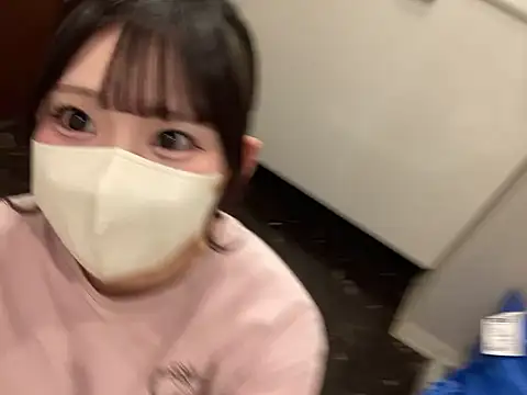 Snapshot of shina_mo_n_ch chatting on November 2025 07:43:02 AM shina mo n ch online show from November 2025 07:43:02 AM