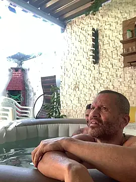 grossocalibre20 online show from April 2026 05:51:01 PM