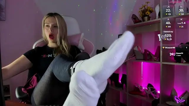 Snapshot of RayaCarr_ chatting on September 2025 02:06:02 PM RayaCarr online show from September 2025 02:06:02 PM