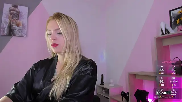 Snapshot of RayaCarr_ chatting on October 2025 01:37:01 PM RayaCarr online show from October 2025 01:37:01 PM