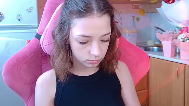 PamBeesly online show from March 2026 08:19:01 AM