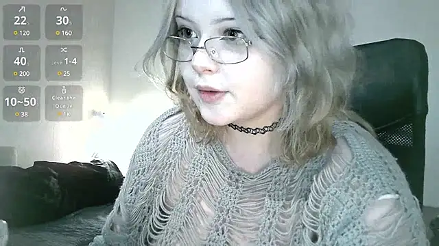 Snapshot of Electro_doll chatting on February 2025 01:42:02 PM Electro doll online show from February 2025 01:42:02 PM