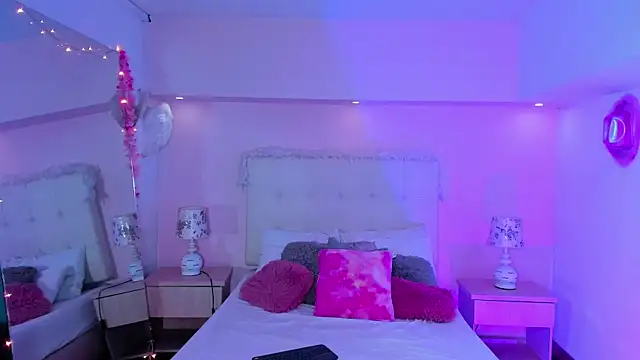 Snapshot of ScarlettDreamss7 chatting on March 2025 03:06:01 PM ScarlettDreamss7 online show from March 2025 03:06:01 PM