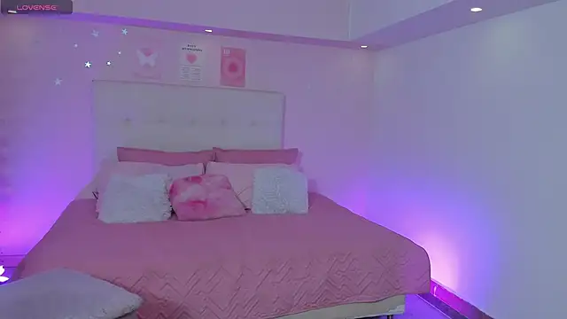 Snapshot of ScarlettDreamss7 chatting on November 2025 03:25:02 PM ScarlettDreamss7 online show from November 2025 03:25:02 PM