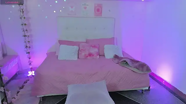 Snapshot of ScarlettDreamss7 chatting on November 2025 12:19:02 PM ScarlettDreamss7 online show from November 2025 12:19:02 PM