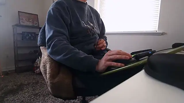 Snapshot of Prolapse_Pig chatting on December 2025 04:35:01 PM Prolapse Pig online show from December 2025 04:35:01 PM