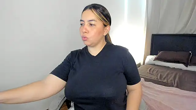 brithany olson25 online show from April 2026 09:45:01 PM