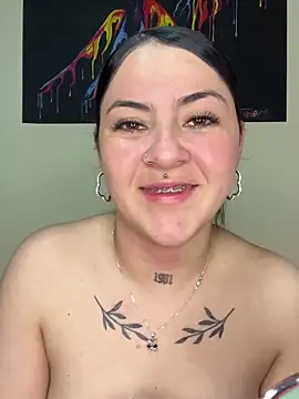 Snapshot of Emmie_Hot chatting on February 2025 09:38:01 PM Emmie Hot online show from February 2025 09:38:01 PM