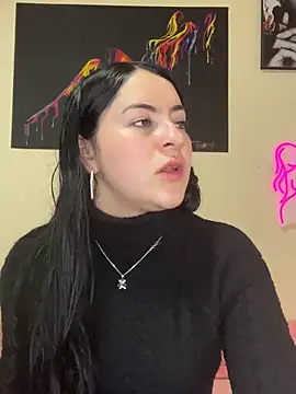 Snapshot of Emmie_Hot chatting on March 2025 12:23:02 PM Emmie Hot online show from March 2025 12:23:02 PM