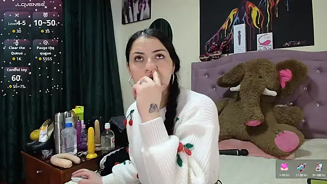 Snapshot of Emmie_Hot chatting on September 2025 11:56:02 AM Emmie Hot online show from September 2025 11:56:02 AM