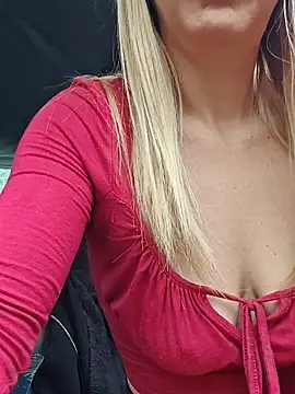 Snapshot of SweetyNinaOff1 chatting on February 2026 02:37:01 PM SweetyNinaOff1 online show from February 2026 02:37:01 PM