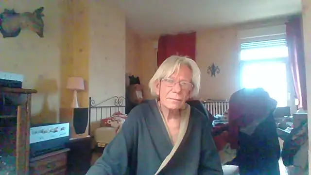 Snapshot of rosanetrav chatting on April 2026 07:02:01 AM rosanetrav online show from April 2026 07:02:01 AM