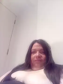 Snapshot of HotHornyEmmaX chatting on February 2025 06:18:02 AM HotHornyEmmaX online show from February 2025 06:18:02 AM