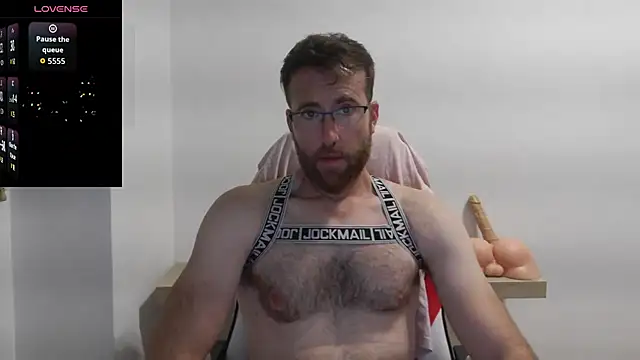 Snapshot of machohiberiko chatting on September 2025 05:51:01 PM machohiberiko online show from September 2025 05:51:01 PM