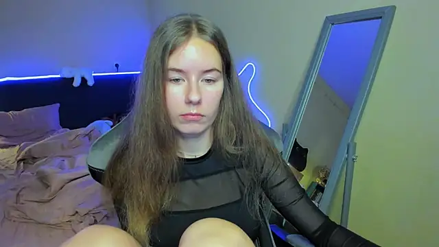 EmilyPaw online show from December 2025 06:26:01 PM