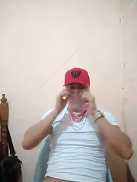 Snapshot of LuisMex1998 chatting on November 2025 07:18:02 AM LuisMex1998 online show from November 2025 07:18:02 AM