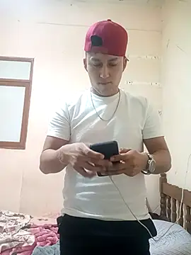 Snapshot of LuisMex1998 chatting on November 2025 01:27:02 AM LuisMex1998 online show from November 2025 01:27:02 AM