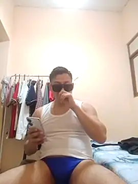 Snapshot of LuisMex1998 chatting on December 2025 09:46:02 AM LuisMex1998 online show from December 2025 09:46:02 AM