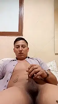 LuisMex1998 online show from February 2026 12:18:02 AM