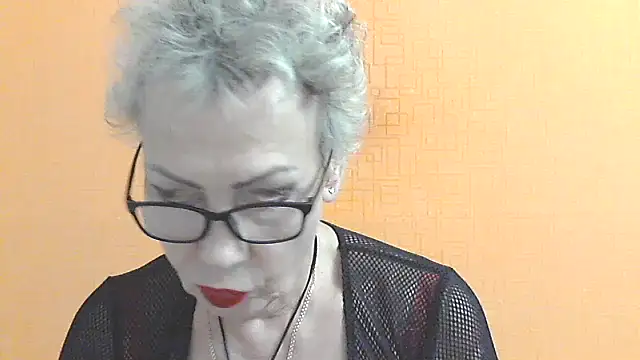 NessyJenixs online show from November 2025 02:17:01 PM