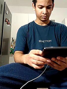 Snapshot of cingonduro chatting on November 2025 09:36:01 AM cingonduro online show from November 2025 09:36:01 AM