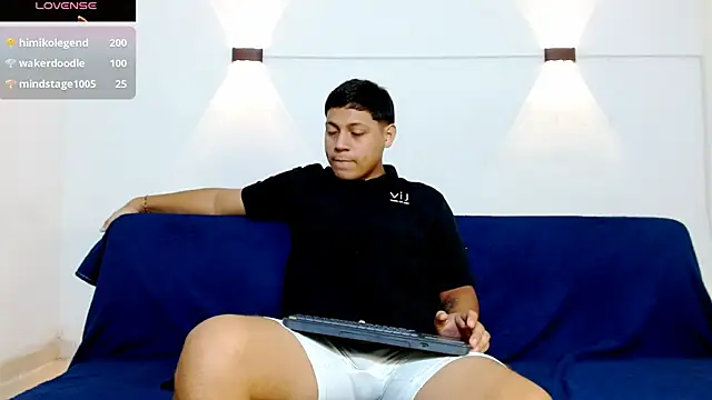 Tylerdrdn online show from November 2025 08:00:01 PM