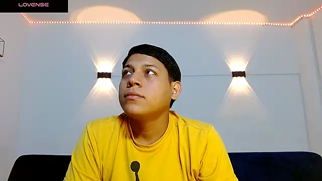 Tylerdrdn online show from November 2025 07:15:01 PM