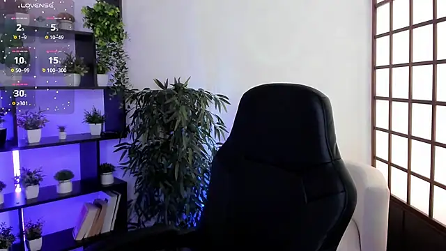 Snapshot of KristineBeauty chatting on December 2025 08:12:01 AM KristineBeauty online show from December 2025 08:12:01 AM