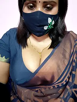 Snapshot of Queenflowerr chatting on March 2026 01:40:02 PM Queenflowerr online show from March 2026 01:40:02 PM