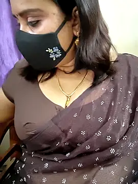 Snapshot of Queenflowerr chatting on March 2026 03:05:02 PM Queenflowerr online show from March 2026 03:05:02 PM