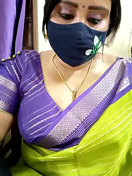 Snapshot of Queenflowerr chatting on March 2026 07:08:02 PM Queenflowerr online show from March 2026 07:08:02 PM