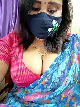 Snapshot of Queenflowerr chatting on April 2026 04:48:01 PM Queenflowerr online show from April 2026 04:48:01 PM