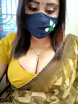 Snapshot of Queenflowerr chatting on April 2026 06:49:02 AM Queenflowerr online show from April 2026 06:49:02 AM