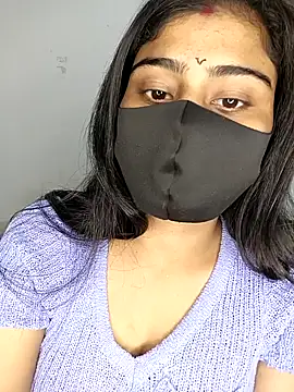 Love-N online show from March 2026 07:20:02 PM