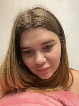 Snapshot of ella_zzz chatting on October 2025 07:54:01 PM ella zzz online show from October 2025 07:54:01 PM