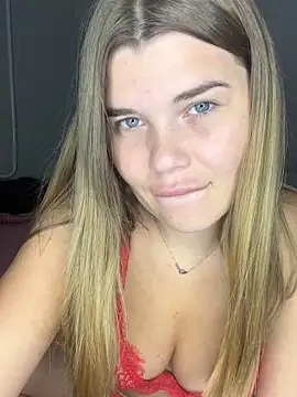 Snapshot of ella_zzz chatting on October 2025 06:39:01 PM ella zzz online show from October 2025 06:39:01 PM