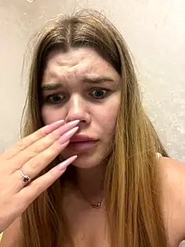 Snapshot of ella_zzz chatting on October 2025 07:24:01 PM ella zzz online show from October 2025 07:24:01 PM