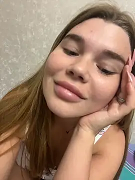 Snapshot of ella_zzz chatting on October 2025 10:31:01 PM ella zzz online show from October 2025 10:31:01 PM