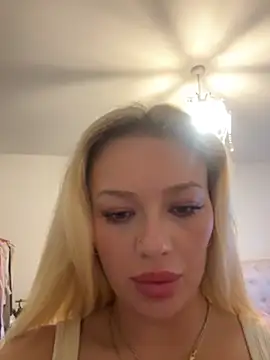 blissdimicco online show from October 2025 04:17:01 PM