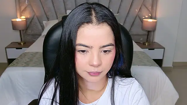 Snapshot of Layla_Breezee chatting on June 2026 11:25:01 AM Layla Breezee online show from June 2026 11:25:01 AM