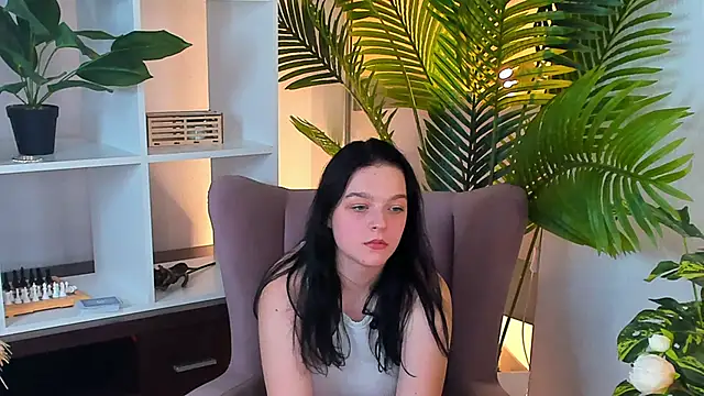 GladysHewell online show from January 2025 05:15:01 PM