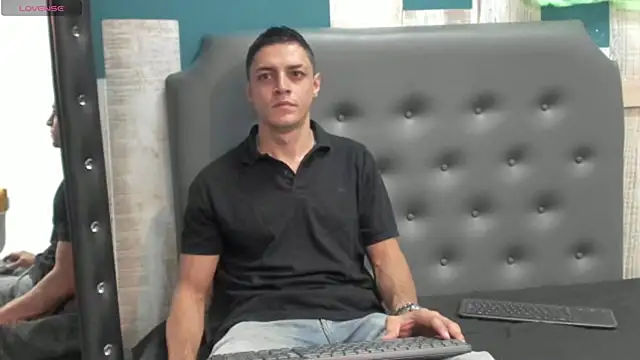 Frank Millers online show from October 2025 07:45:02 PM