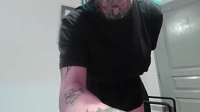 Snapshot of serena__vedette chatting on November 2025 11:32:02 AM serena vedette online show from November 2025 11:32:02 AM